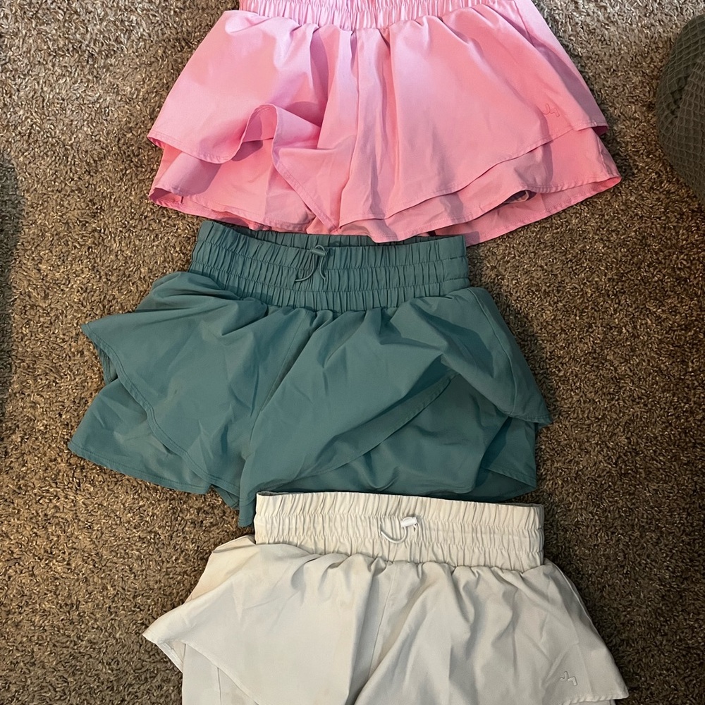 Women’s JoyLab Multi-Color Ruffle shorts - Picture 2 of 2